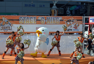 「ステージG-KING」でのダンスパフォーマンス