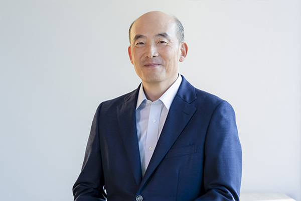 Representative Director and President Hitoshi Kawahara